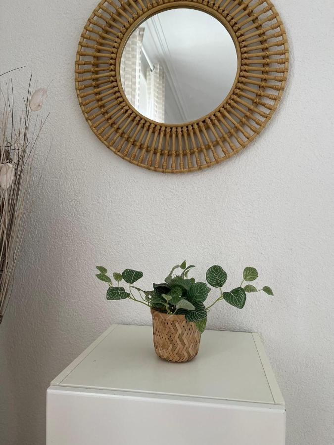 לה לוקלה Appartement Luna Avec Parking Couvert Prive מראה חיצוני תמונה